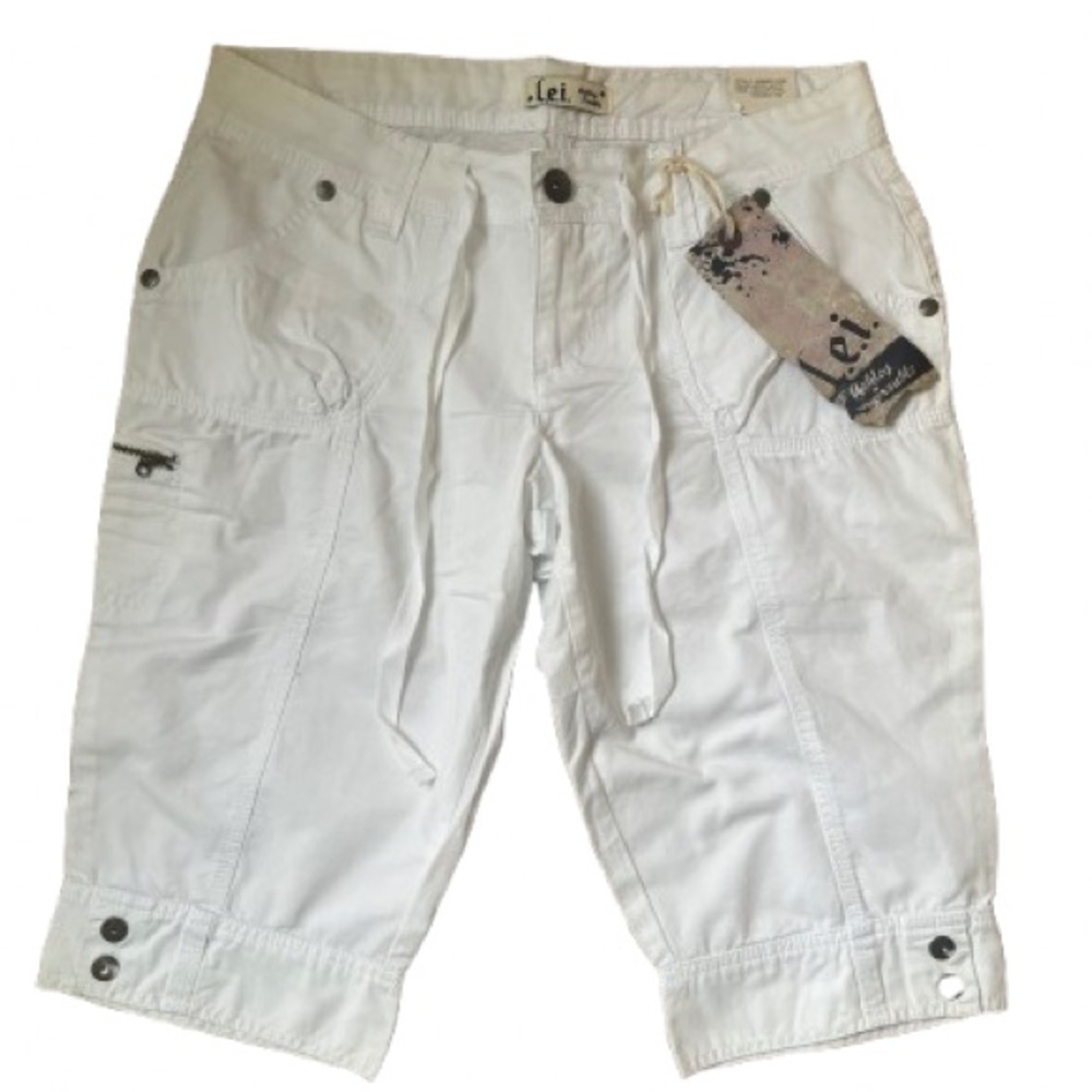 NWT Y2K Lei White Low Rise Capri Cargo Skimmer Bermuda Shorts Size Juniors 11
